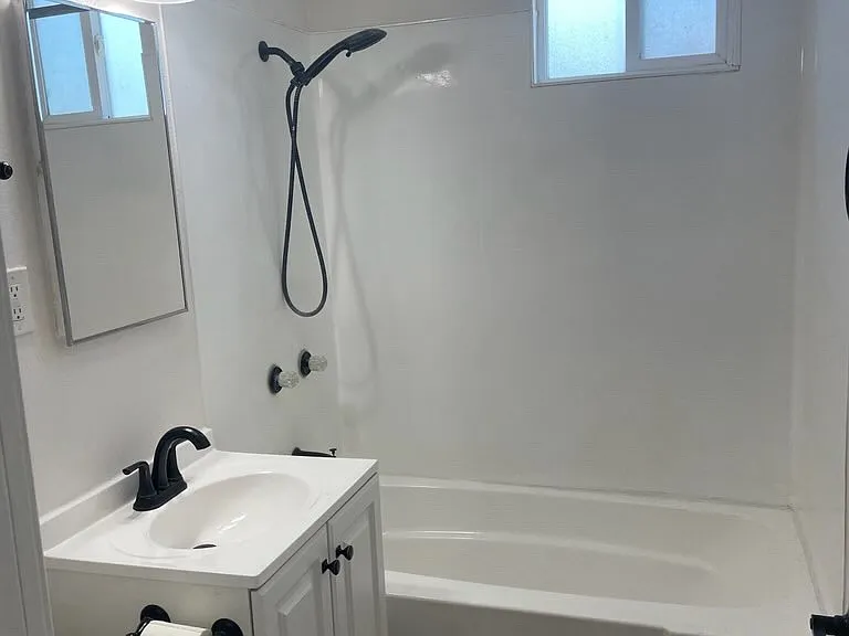 268 N Eucalyptus Ave — Photo 6