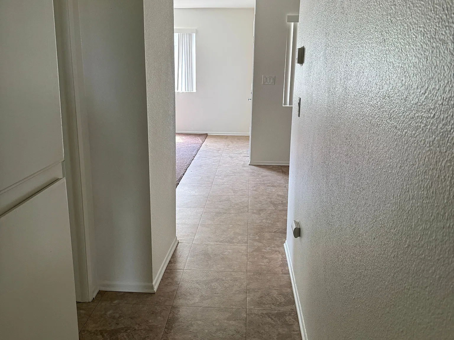 2 bed, 900 sqft, $1,695 — Photo 2
