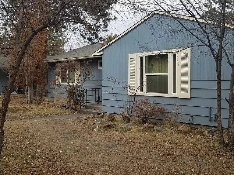 410 NE 10th St — Photo 3