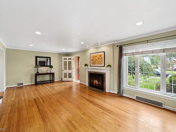 4th image of 4545 W 221st St