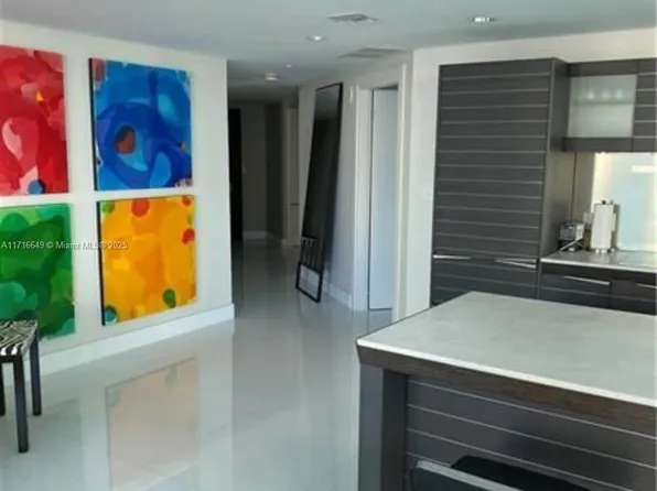 200 Biscayne Blvd Way APT 3801, Miami, FL 33131