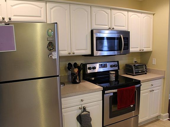 2nd image of 6998 Salon Cir