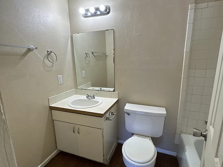 3801 Magnolia St — Photo 9