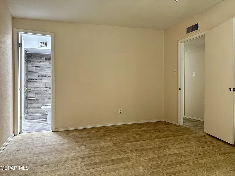 10101 Renfrew Dr — Photo 29