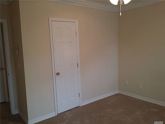 5th image of 130 Secatogue Ave APT H