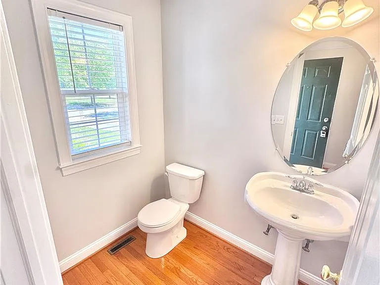 309 Maple Ct — Photo 3