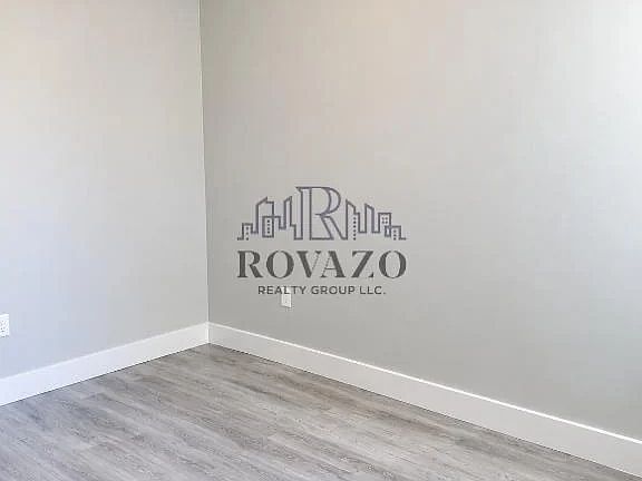 4th image of 334 S 6th St #1