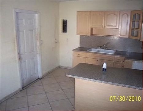 5th image of 905 NW 120th St