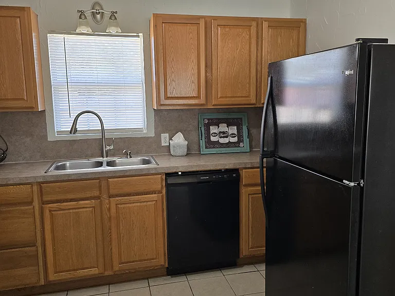 2408 W Kansas Ave — Photo 10
