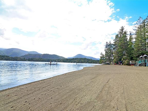 3rd image of 10324 Lakeshore Rd #B9