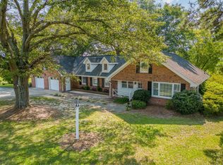 853 N Raleigh St, Angier, NC 27501