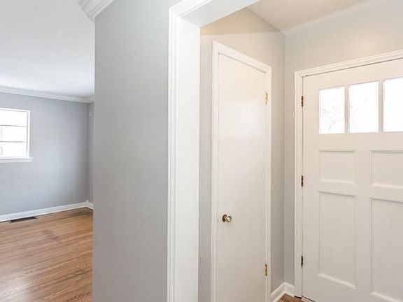 4th image of 3325 Grimsby Pl