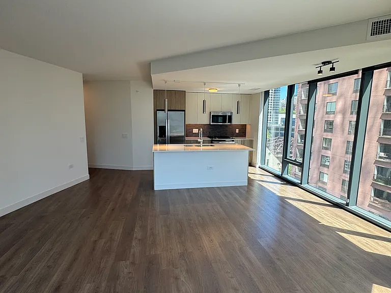 344 N Canal St #2713 — Photo 5
