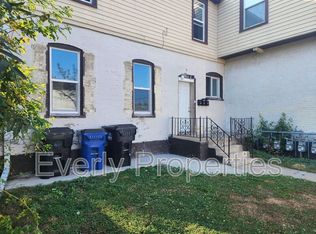1664 N Wisconsin St APT 1, Racine, WI 53402