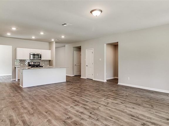5th image of 8135 Kinslee Ln