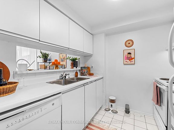 5th image of 117 Gerrard St E #504