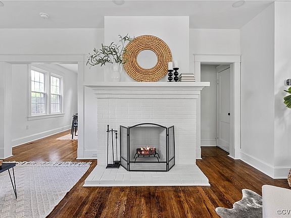 5th image of 315 W 30th St