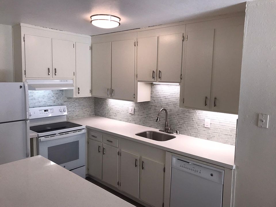 1st image of 456 Wayne Ave #203