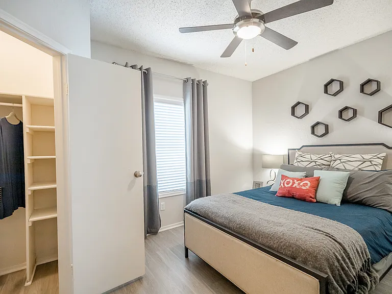 Melrose Trail Apartments — Photo 4