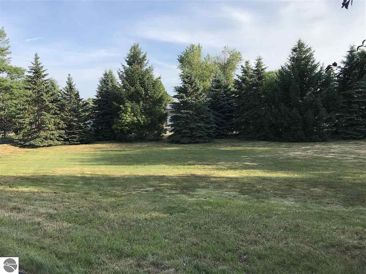 127 Lake St, Elk Rapids, MI 49629 Zillow