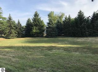 127 Lake St, Elk Rapids, MI 49629