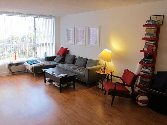 4th image of 11744 Darlington Ave APT 205