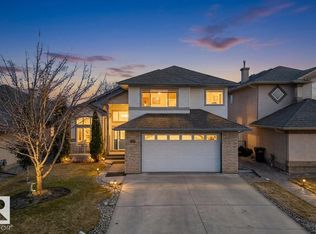 10807 6th Ave SW, Edmonton, AB T6W 1G3