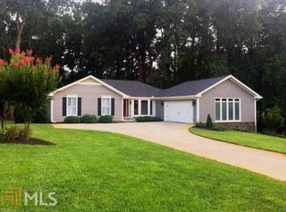 555 Rounsaville Rd, Roswell, GA 30076