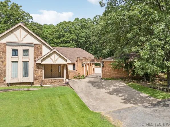 3 Beckman Rd, Muskogee, OK 74401