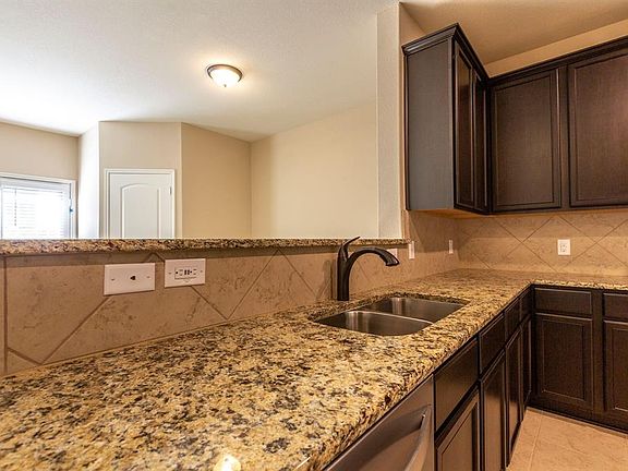 3rd image of 509 Pine Cove Ln