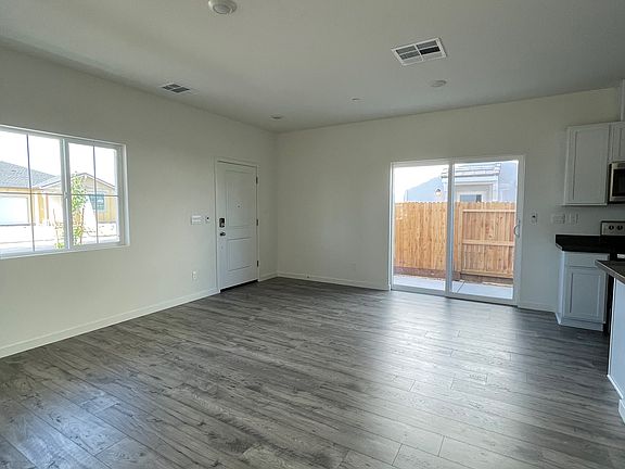 4th image of 5008 Molino Cir