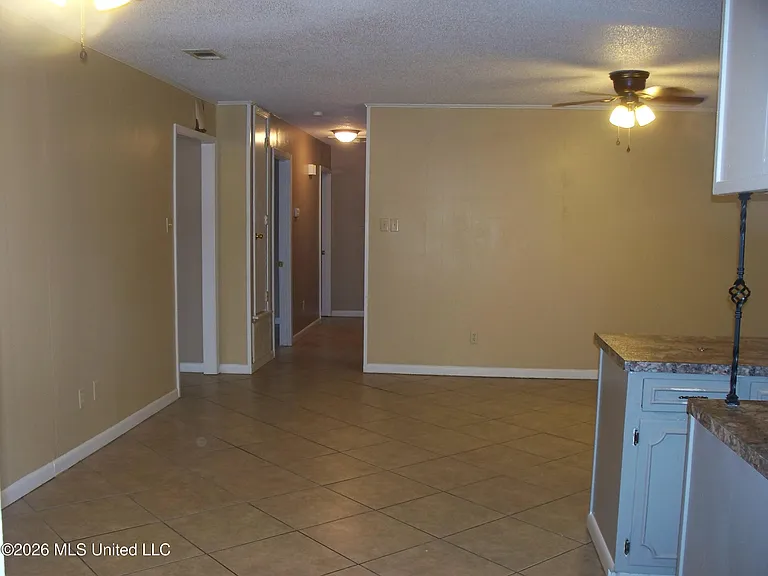 2712 Connor Dr — Photo 7