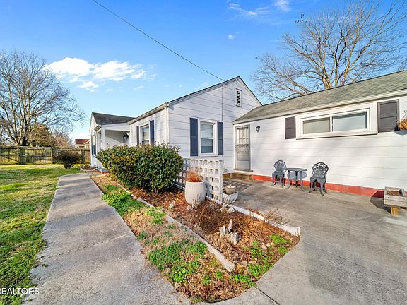 4th image of 321 Greenwood Ave
