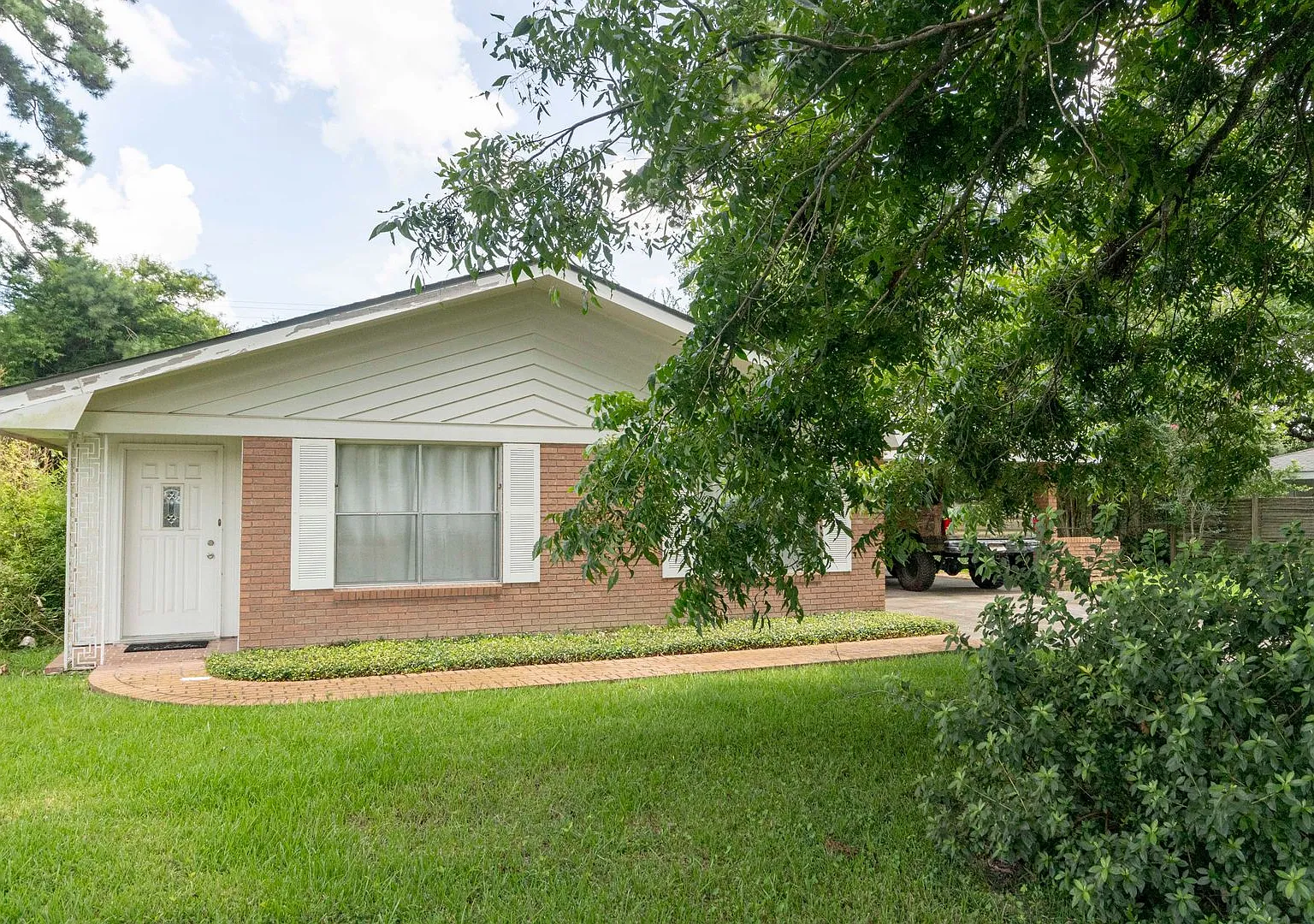 For Rent -3 Bed 2 Bath In Lafayette — Photo 1