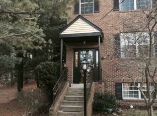 6013 Heatherwood Dr, Alexandria, VA 22310