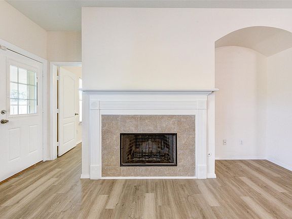 3rd image of 1723 Manor Dr