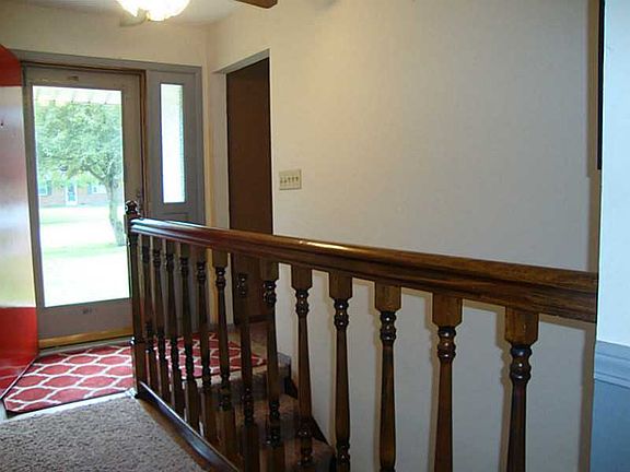 3rd image of 606 Arrowhead Dr