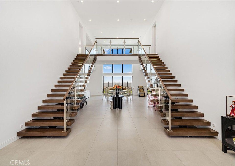 20244 W Albion Way, Northridge, CA 91326 | MLS #SR26181398 | Zillow