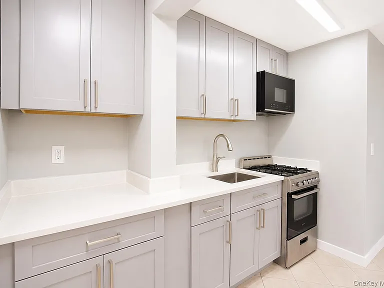 248 E Broadway #5 — Photo 11