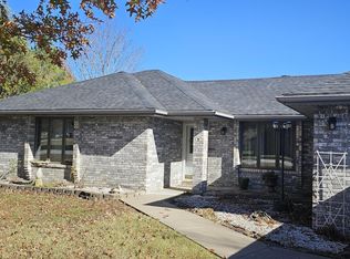 2400 S 19th Ave, Ozark, MO 65721