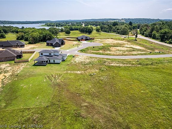 5th image of 10 Summerville Dr