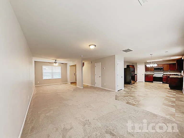 135 Coddington Ln — Photo 3