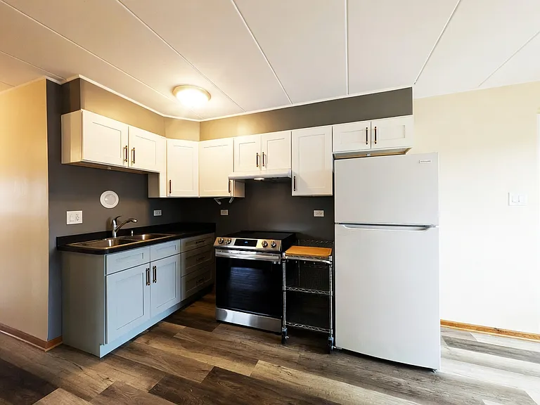 14019 Kilpatrick Ave #2S — Photo 5