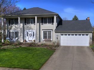 3762 Middle Post Ln, Rocky River, OH