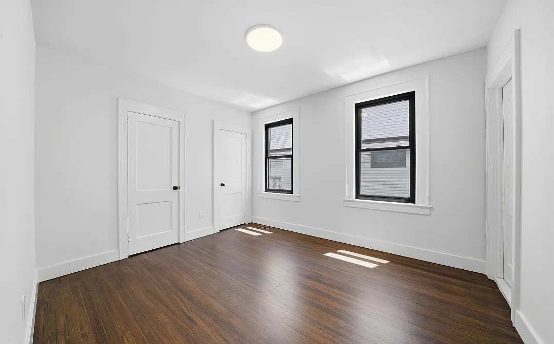 2 bed, 1100 sqft, $3,350 — Photo 3