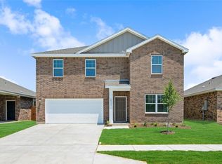 10333 Castle Lyons Ln, Fort Worth, TX 76036
