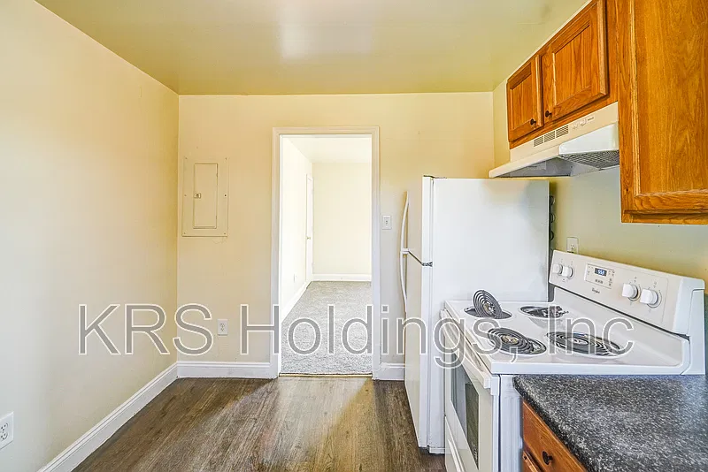 2 bed, 1.0 bath, 690 sqft, $795 — Photo 2