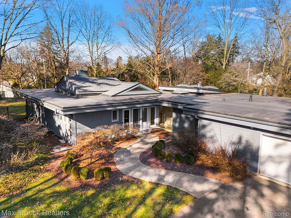 1st image of 6446 Hills Dr