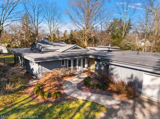 6446 Hills Dr, Bloomfield Hills, MI 48301