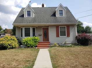 941 W 7th St, Waterloo, IA 50702